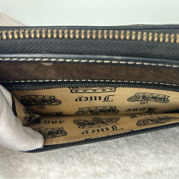 Juicy Couture vintage brown suede with creme color Crest Wallet. - Picture 5 of 11